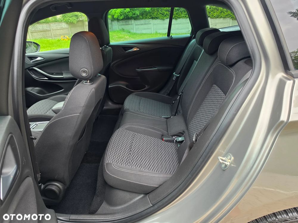 Opel Astra 1.4 Turbo Start/Stop Business - 27