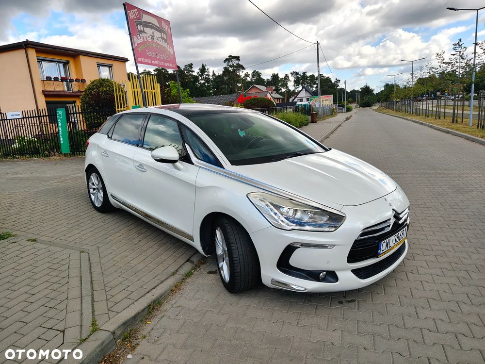 Citroën DS5 THP 155 SoChic - 11