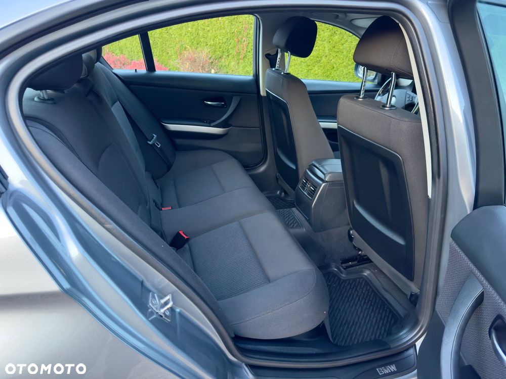 BMW Seria 3 - 24