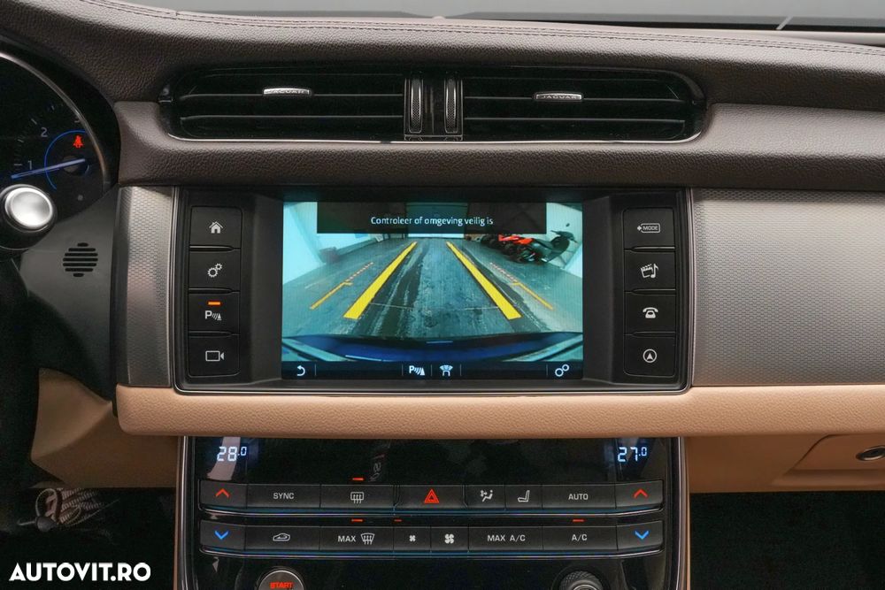 Jaguar XF 20d RWD E-Performance Pure - 20