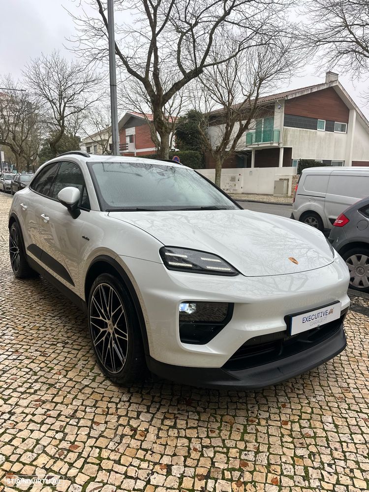 Porsche Macan Electric 4 - 1