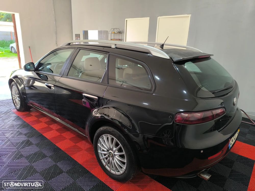 Alfa Romeo 159 Sportwagon 1.9 JTDm 8V Elegante - 5
