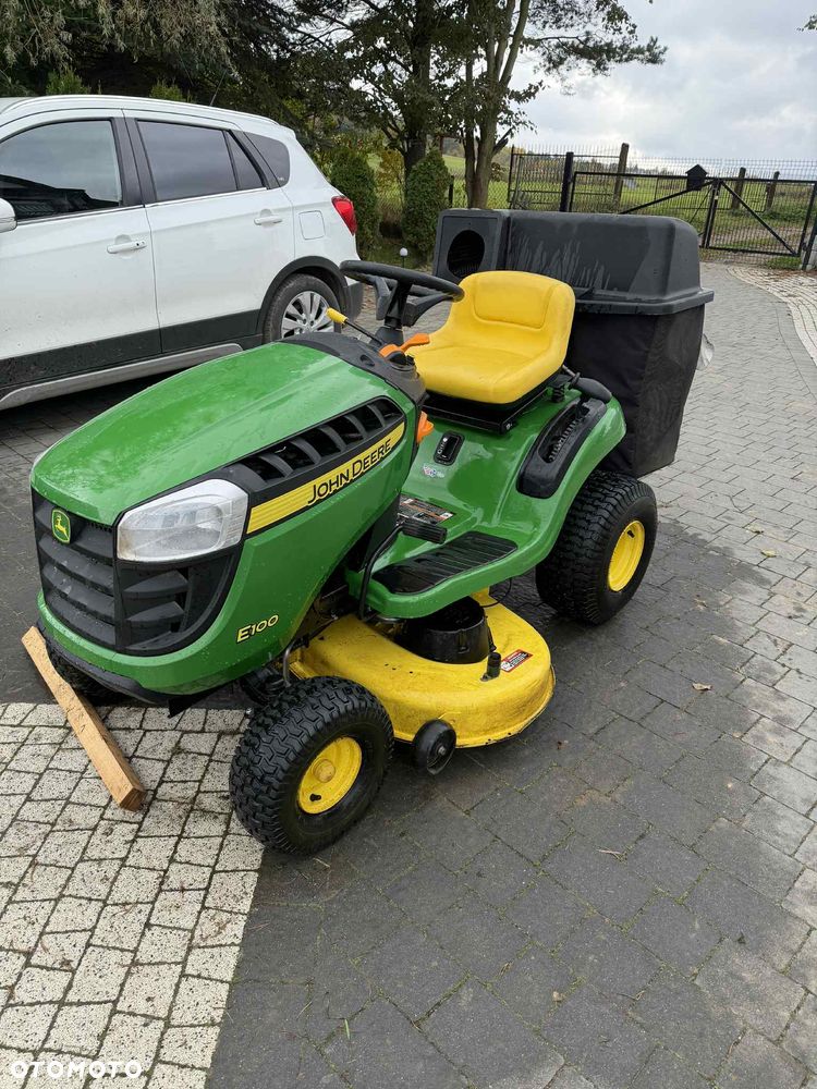 John Deere E100 - 2