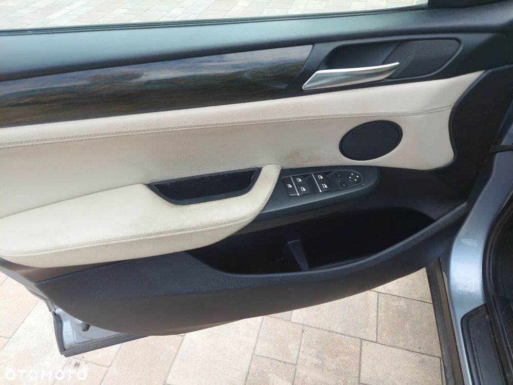 BMW X3 xDrive20i Advantage - 14
