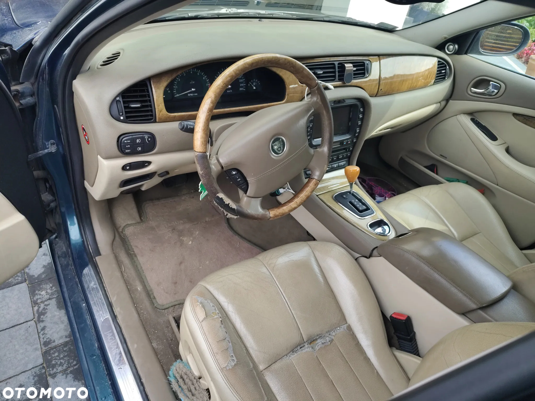 Jaguar S-Type - 6