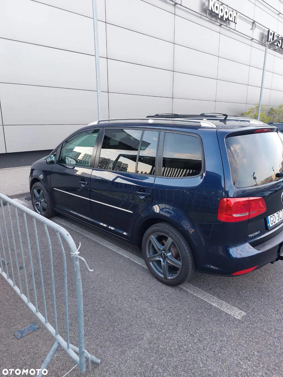 Volkswagen Touran 2.0 TDI DPF DSG Highline - 8