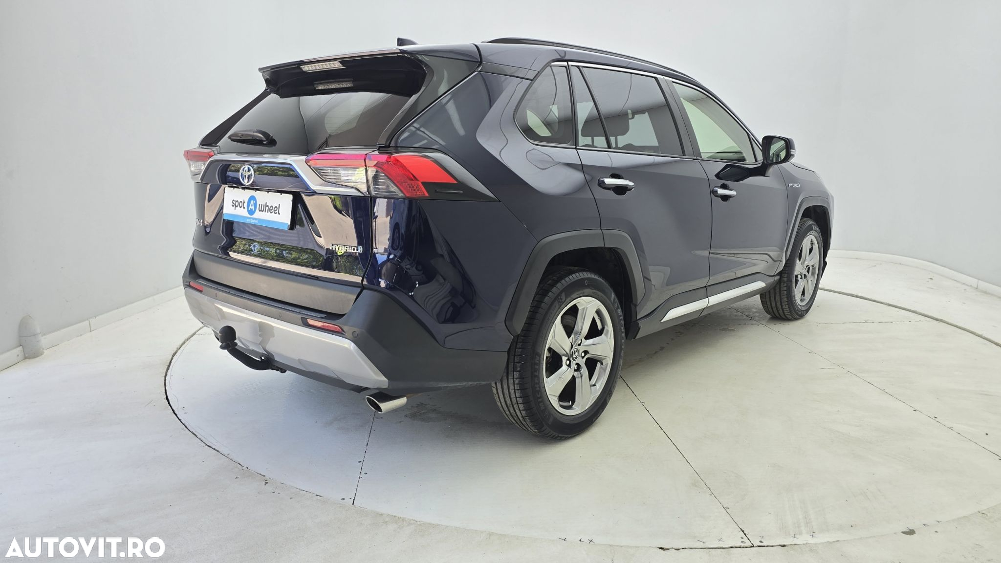 Toyota RAV4 - 6