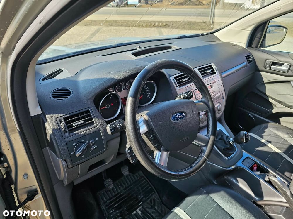Ford Kuga - 14