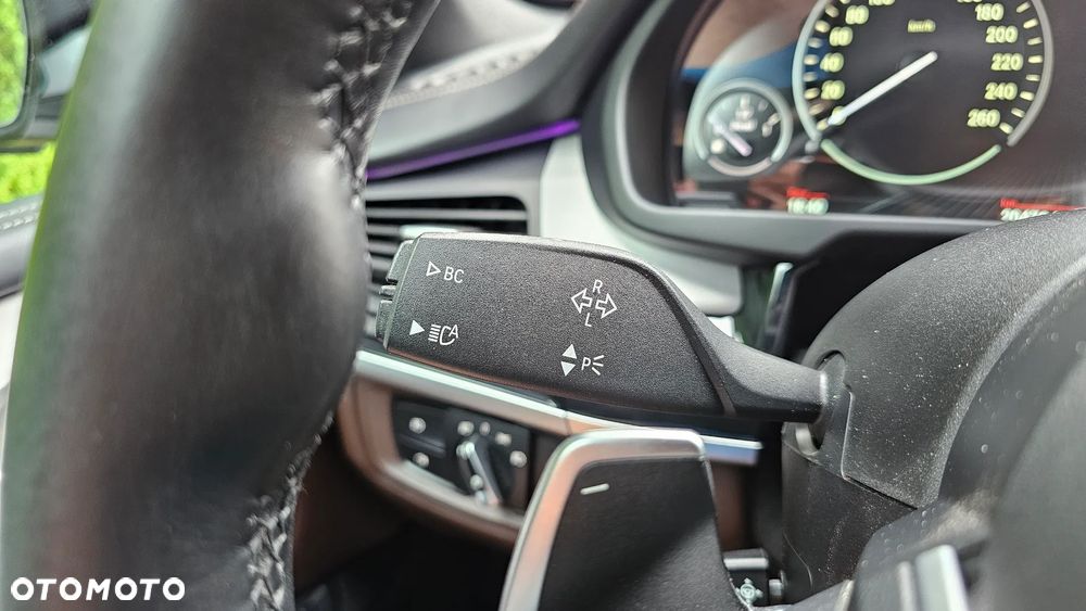 BMW X5 xDrive40d - 25