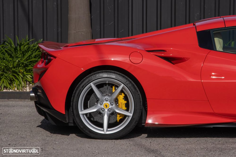 Ferrari F8 Tributo Spider - 31