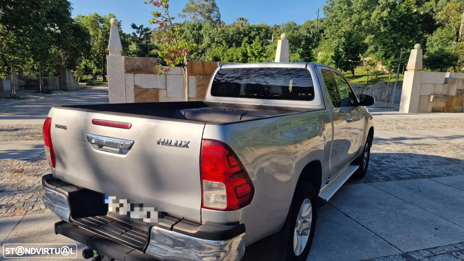 Toyota HiLux 8 Extra-Cab 2.4 D-4D 150HP 4x4 - 8