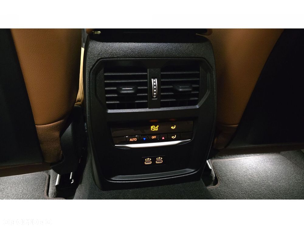 BMW Seria 3 320d xDrive M Sport - 32