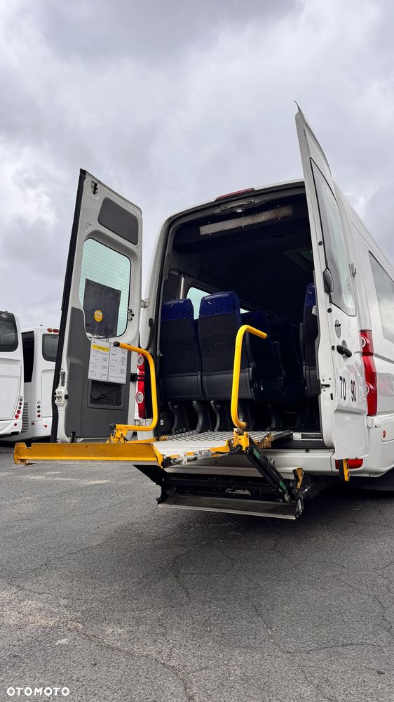 Volkswagen Crafter / 22 miejsca / Klima / Winda / Cena:87000 zł netto - 7