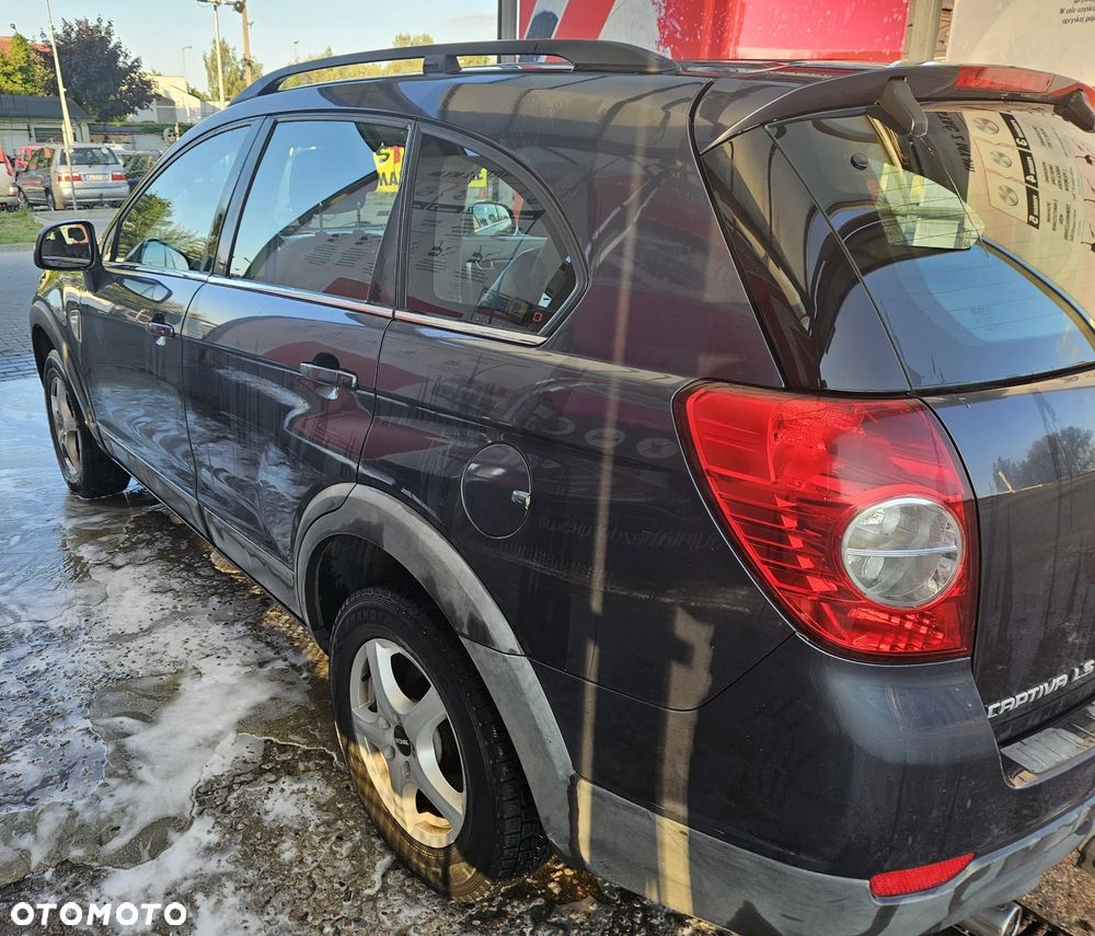 Chevrolet Captiva 2.4 LS - 4