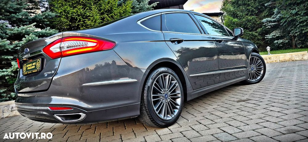 Ford Mondeo 2.0 HEV Vignale - 32