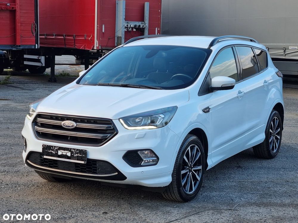 Ford Kuga 1.5 EcoBoost 2x4 ST-Line - 1