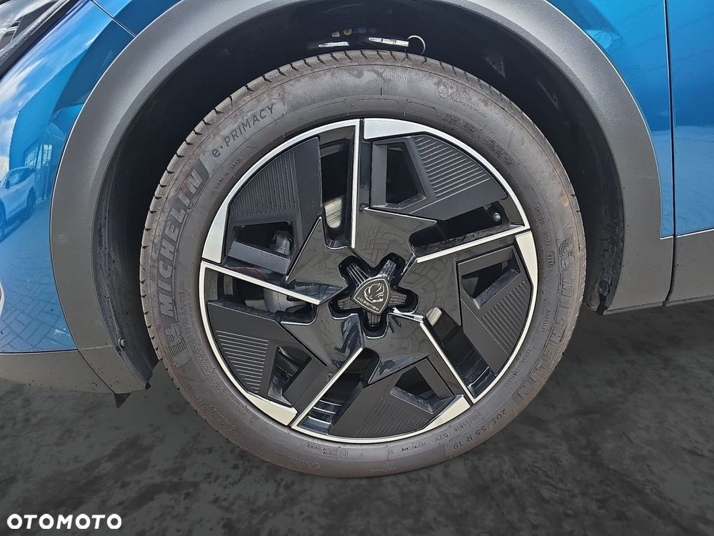 Peugeot 408 - 15