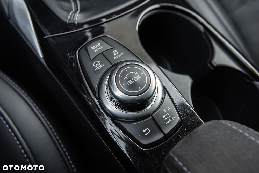 Infiniti Q30 1.6t Premium - 25