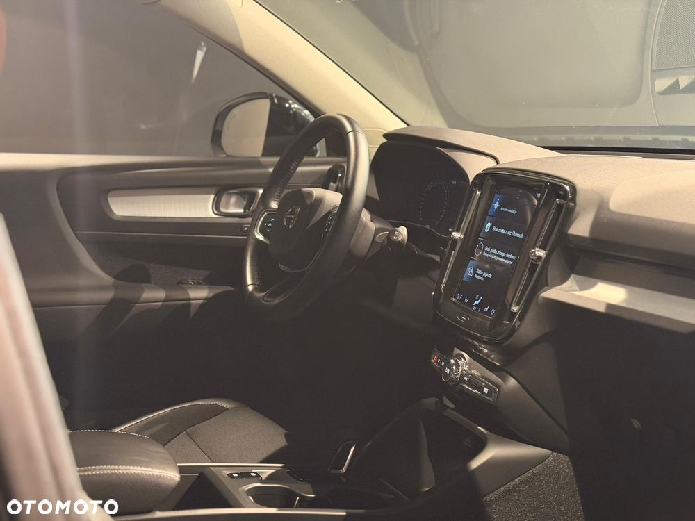 Volvo XC 40 T4 AWD Geartronic Momentum - 2