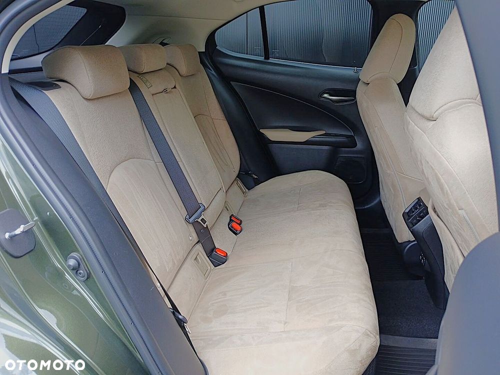 Lexus UX - 26
