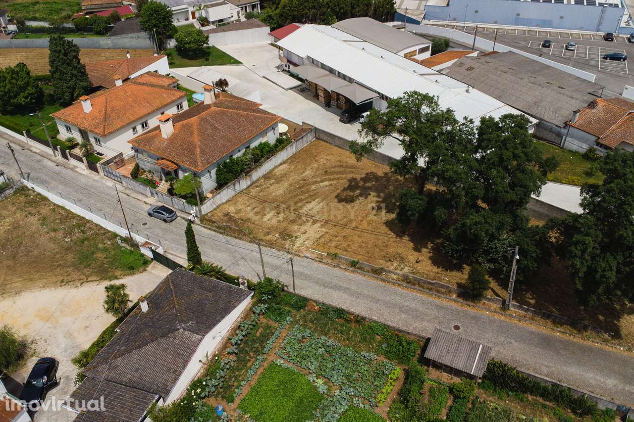 Lote de Terreno para Construção | Paços de Brandão, Santa Maria da Fei - Grande imagem: 2/12