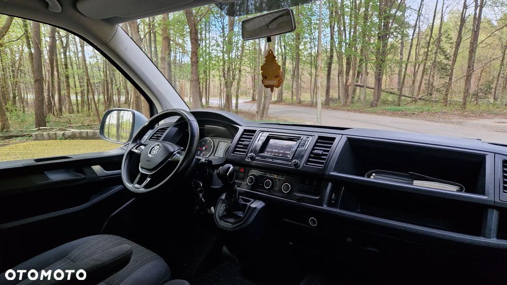 Volkswagen Caravelle - 9
