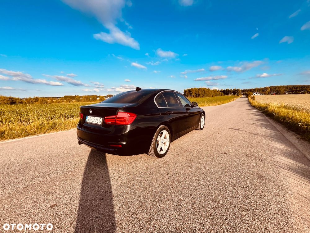 BMW Seria 3 318d Sport Line - 7