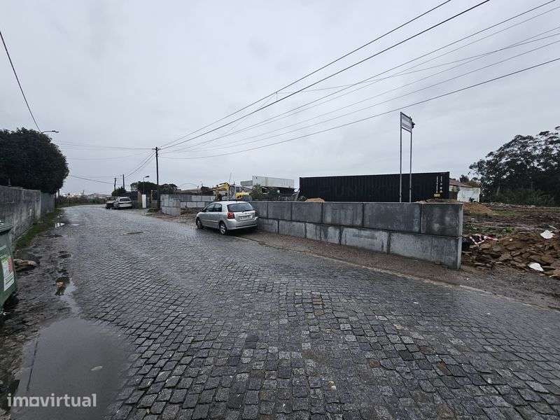 Terreno junto ao aeroporto do Porto bons acessos. - Grande imagem: 3/4