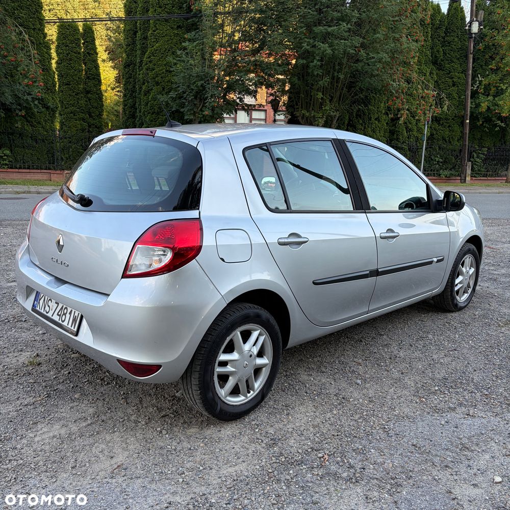 Renault Clio 1.2 16V 75 TomTom Edition - 4