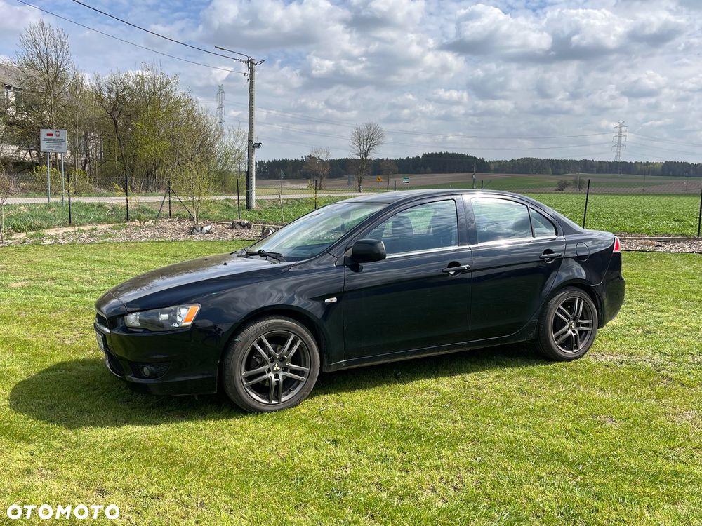 Mitsubishi Lancer 1.6 Inform - 1