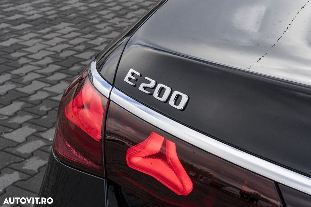 Mercedes-Benz E - 11