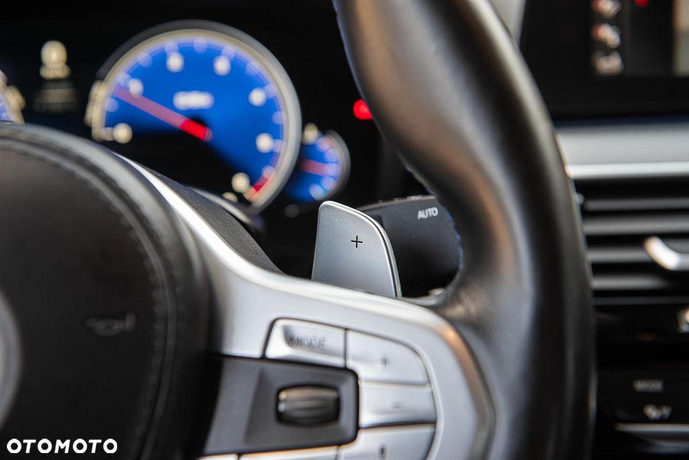 BMW Seria 5 520d M Sport Edition - 21