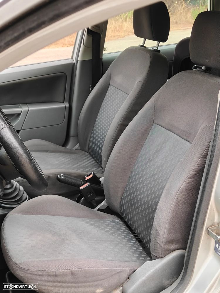 Ford Fiesta 1.4 TDCi Ambiente - 8