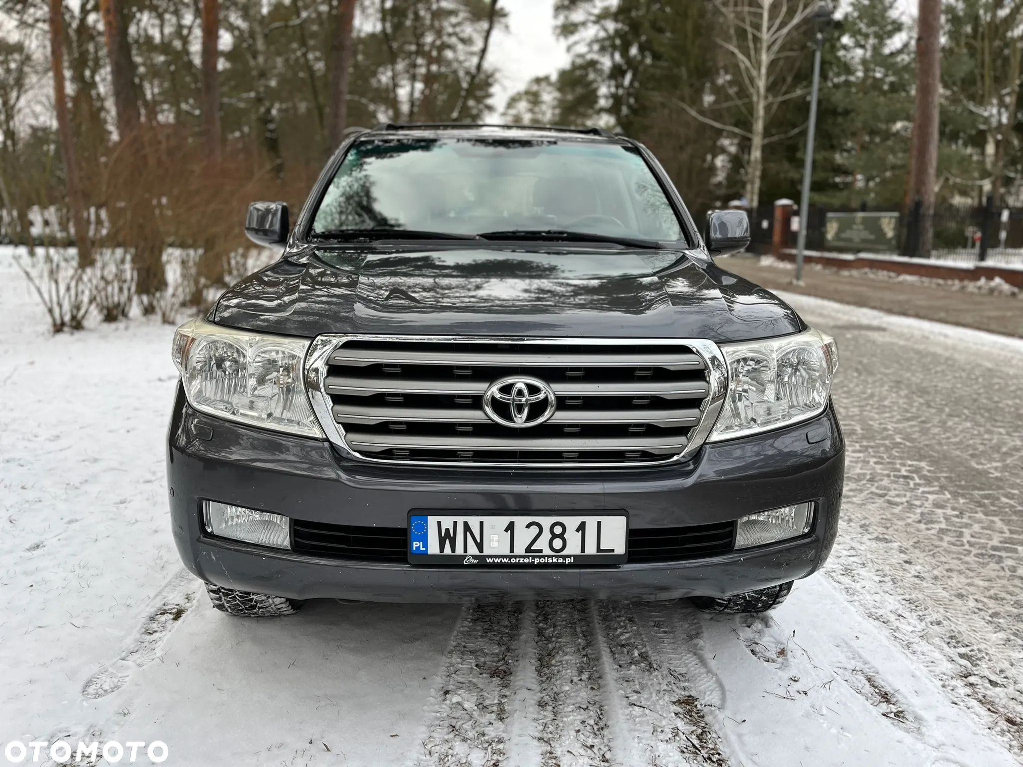 Toyota Land Cruiser - 2