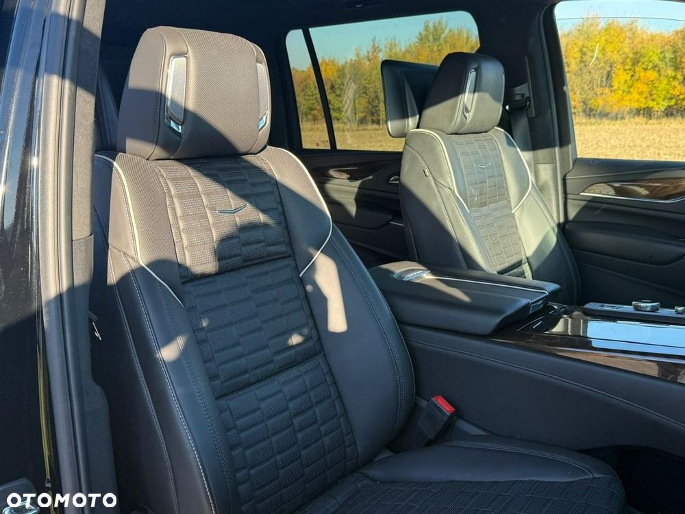 Cadillac Escalade - 22