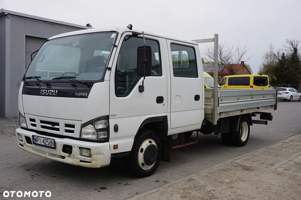 Isuzu NPR 7 osób, DOKA - 1