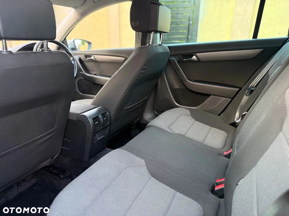Volkswagen Passat 2.0 TDI BlueMotion Technology Exclusive - 14