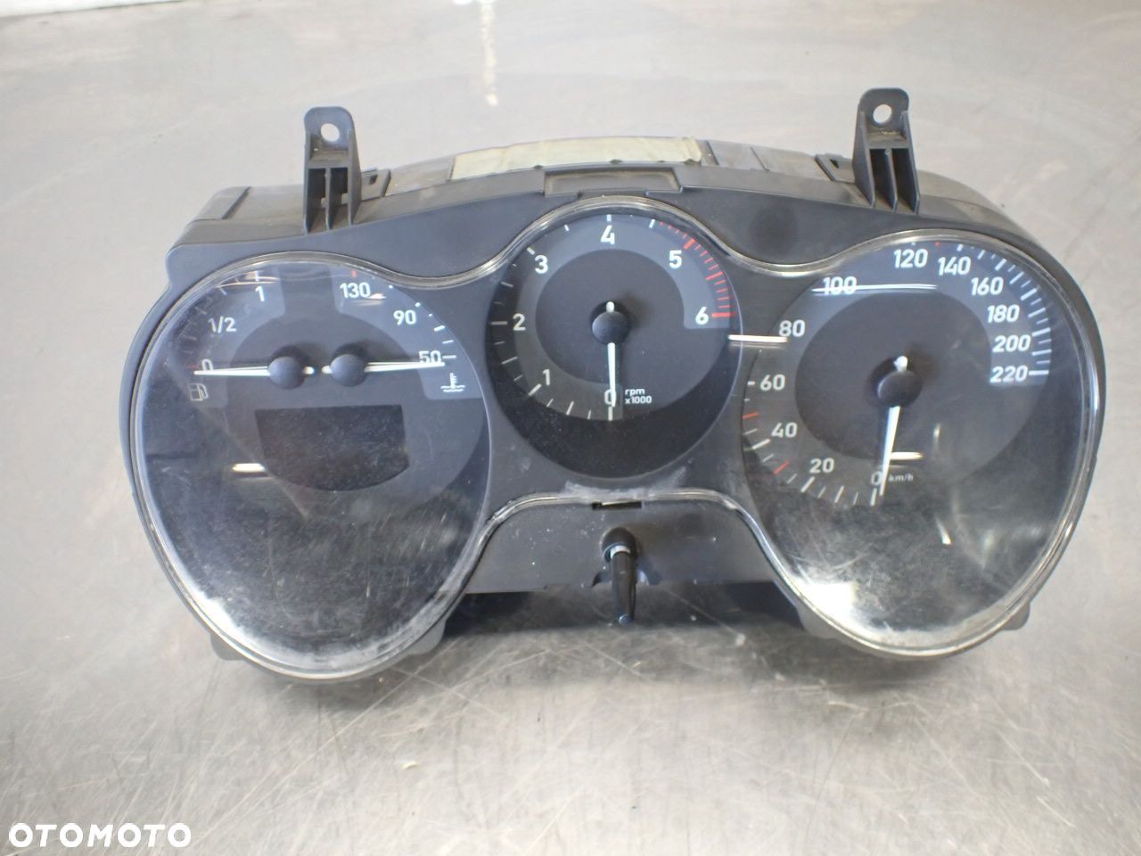 LICZNIK SEAT LEON II 1.9 1P0920823G - 1