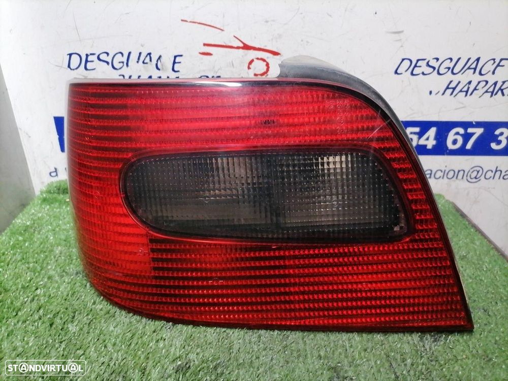 FAROLIM TRASEIRO ESQUERDO CITROEN XSARA 2000 - - 4