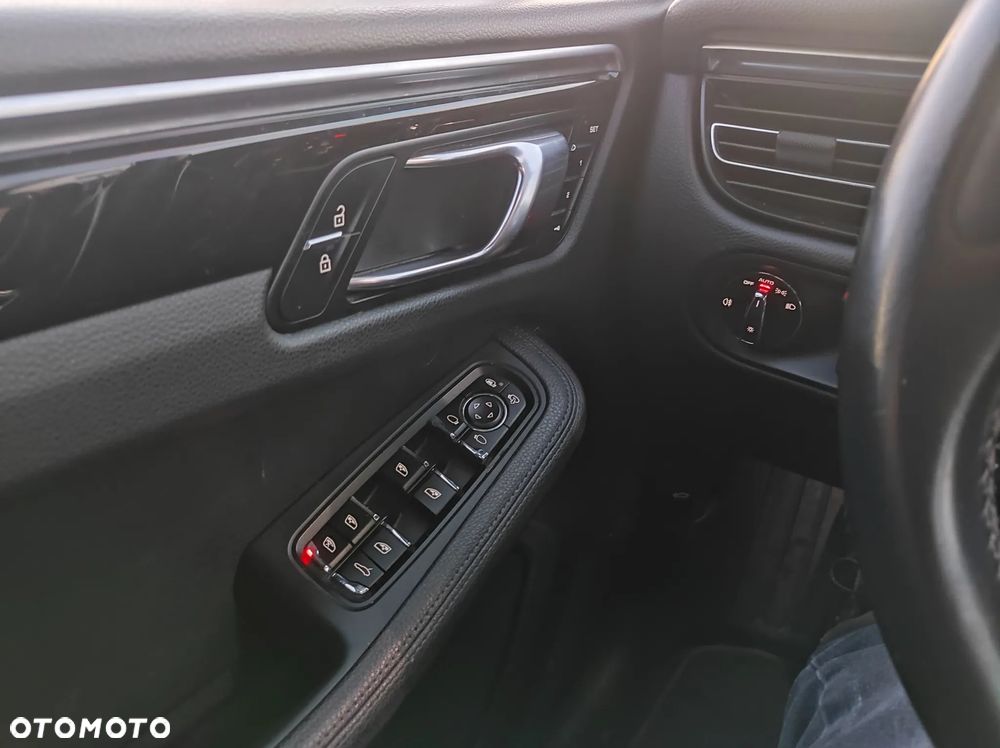 Porsche Macan T PDK - 21