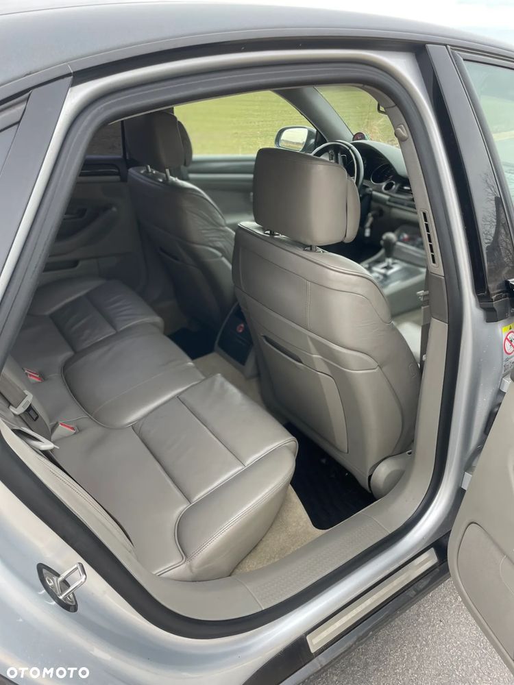 Audi A8 4.2 TDI Quattro - 8