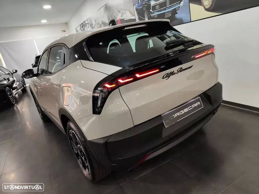 Alfa Romeo Junior Elletrica 50 kWh Launch Edition - 33