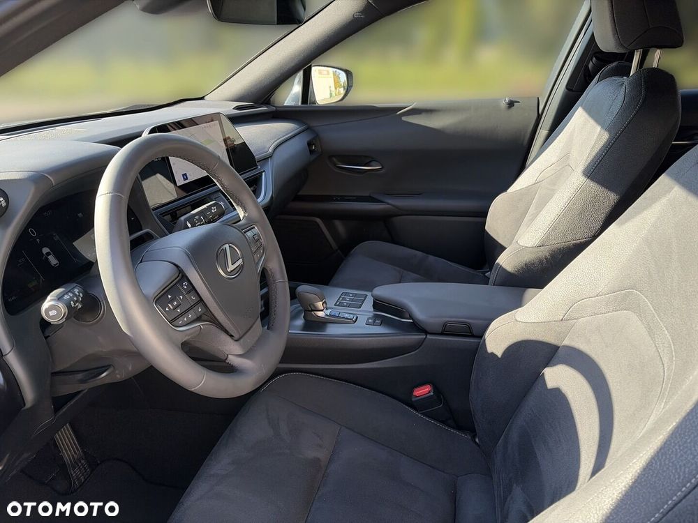Lexus UX 300h Business - 12