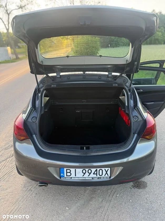 Opel Astra IV 1.6 T Cosmo - 11