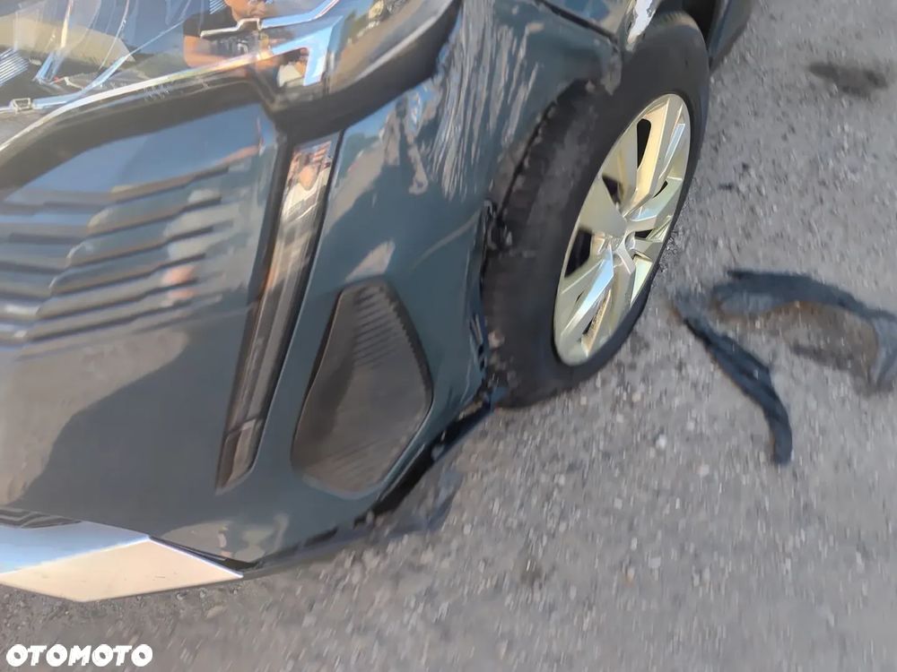Peugeot 5008 1.2 PureTech Active S&S EAT8 - 24
