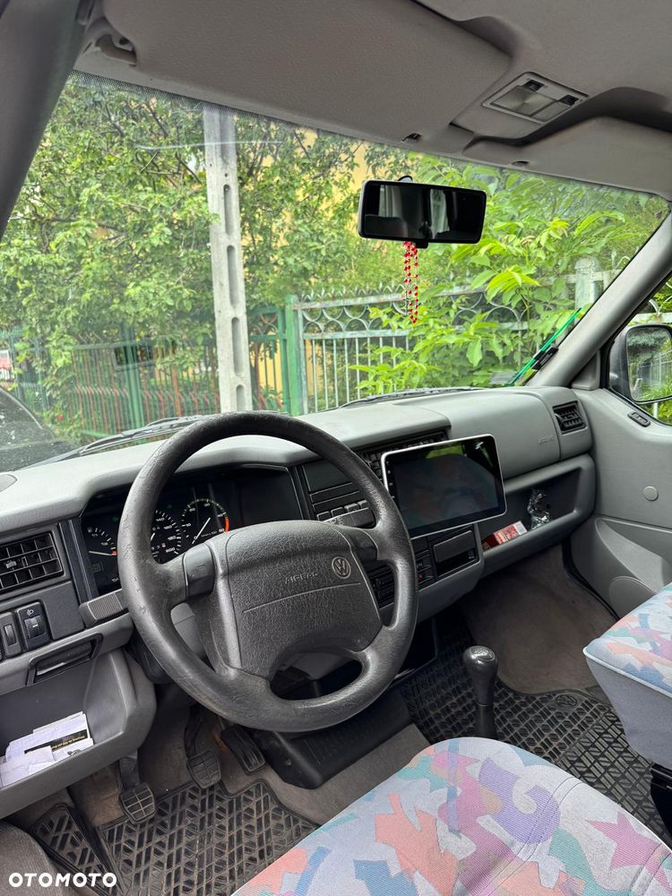 Volkswagen Multivan - 8