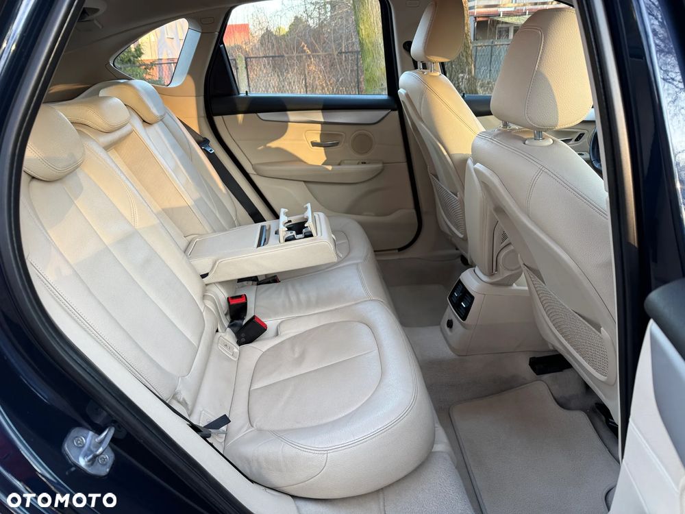 BMW Seria 2 216d Luxury Line - 30