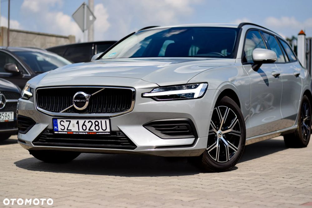 Volvo V60 B3 B DKG Momentum Pro - 29