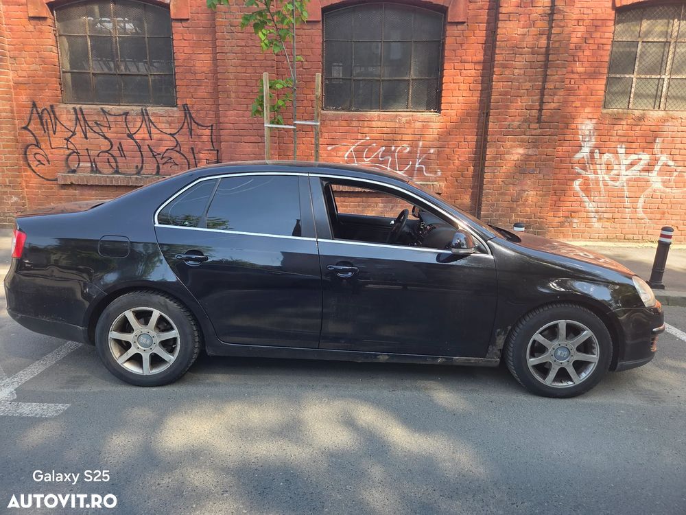 Volkswagen Jetta 1.6 TDI Comfortline - 4