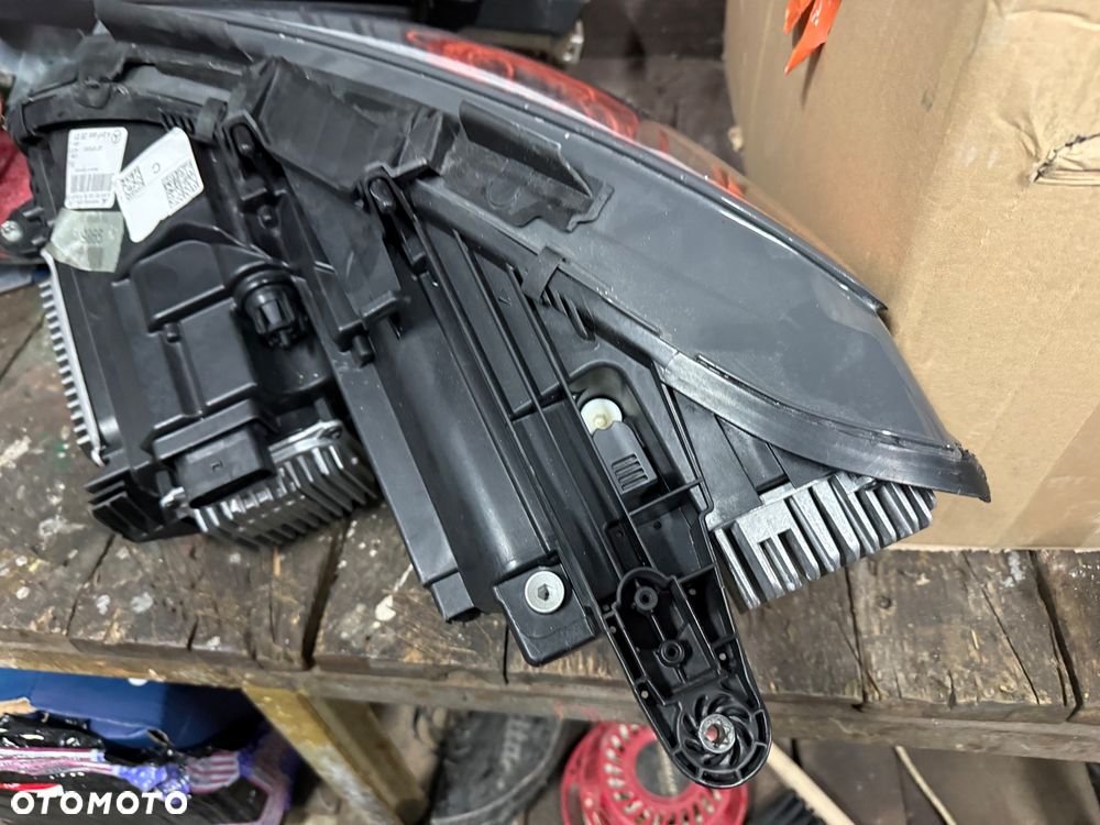 Lampa przednia prawa Mercedes C217 - 4